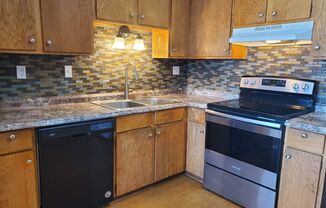 2 beds, 1 bath, $1,100, Unit Unit C2