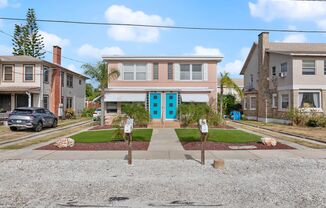 2 beds, 2 baths, $1,550, Unit 517 REVILO BLVD