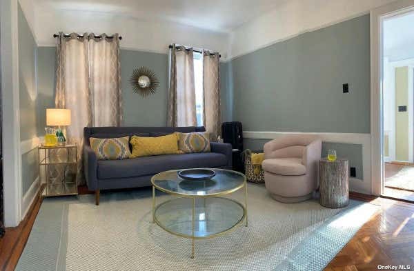 3 beds, 1 bath, 1,328 sqft, $3,699