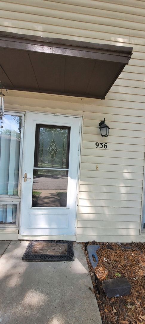 Spacious 3-Bedroom Townhome with Convenient Amenities