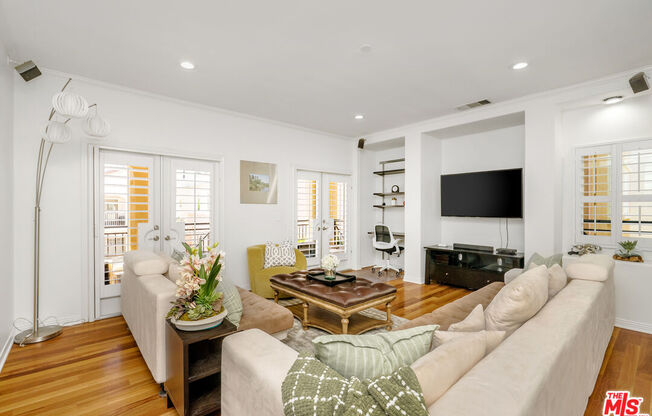 5734 S CELEDON CRK