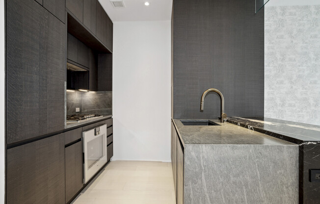 1 bed, 1 bath, 872 sqft, $7,500, Unit 25A