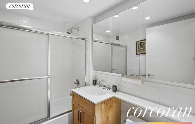 2 beds, 2 baths, 861 sqft, $6,100, Unit S3G