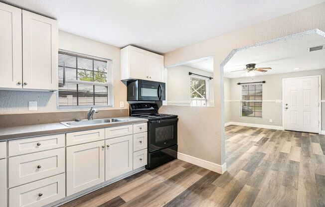 Charming 3-Bedroom Home with Renovated Interior & Large Fenced Backyard – Pet Friendly!