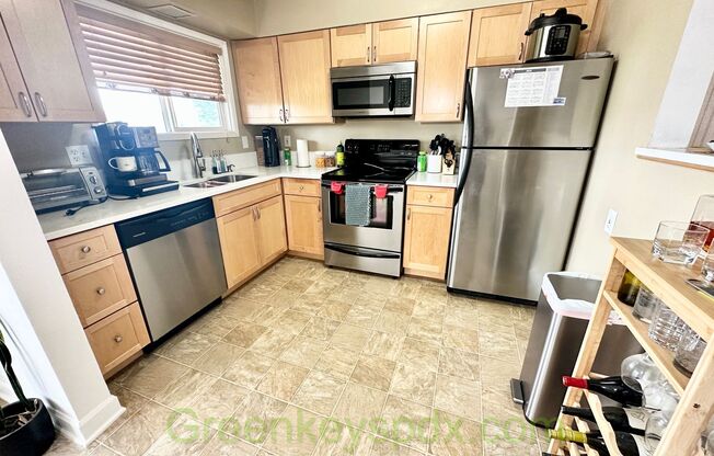 Two bedroom one bathroom condo in Southwest available June 23