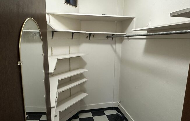 1 bed, 1 bath, 625 sqft, $1,250, Unit 44