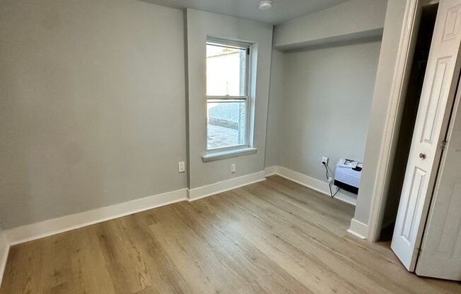 1 bed, 1 bath, 750 sqft, $1,100, Unit 3F