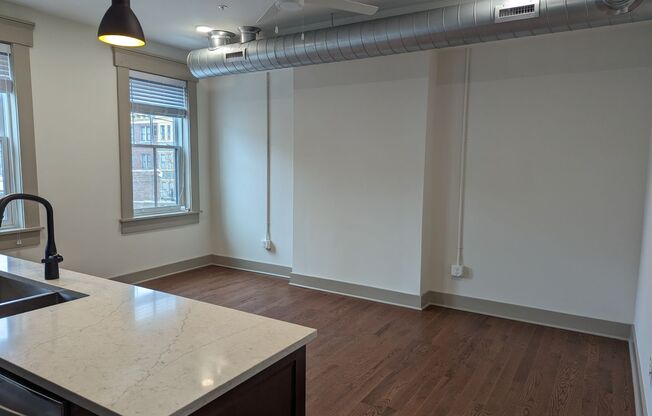 1 bed, 1.5 baths, 1,131 sqft, $1,655, Unit 1705 - 301