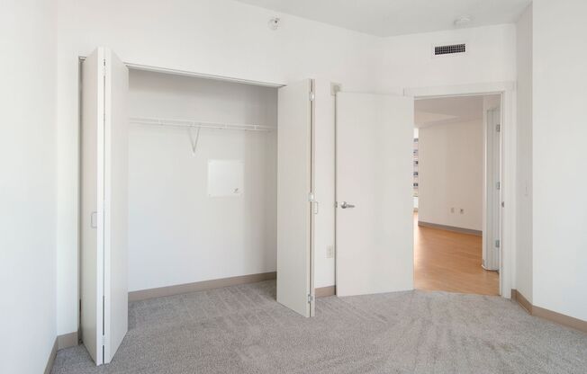 2 beds, 1 bath, 1,045 sqft, $2,300, Unit 0610