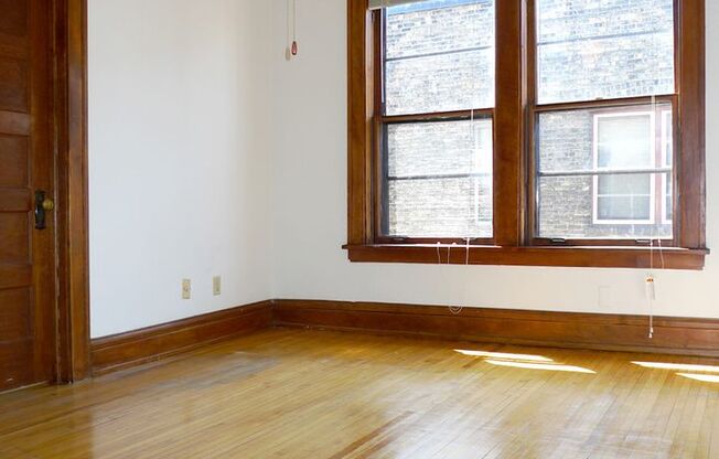 1 bed, 1 bath, 410 sqft, $860, Unit 21 - 32