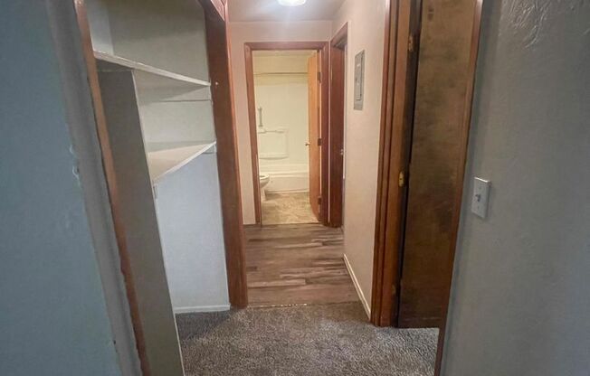 2 beds, 1 bath, $1,090