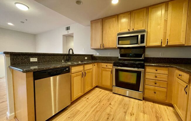 Beautiful Upscale and Modern 2 Bedroom 2 Bath Townhouse Style Condo in San Jose