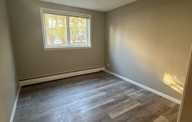 1 bed, 1 bath, $2,700, Unit 13