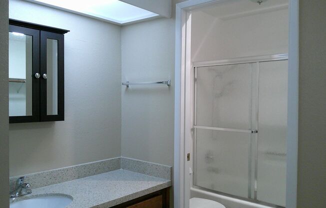 1 bed, 1 bath, 750 sqft, $2,050, Unit 48-47G