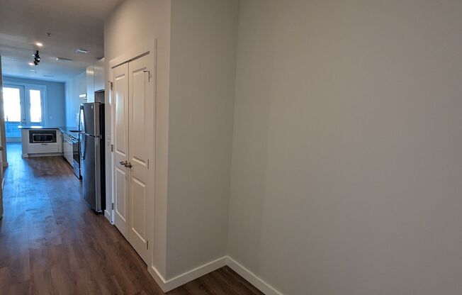 1 bed, 1 bath, 922 sqft, $1,999, Unit 201