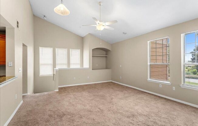 Charming End-Unit Condo in Gated Bordeaux Community!