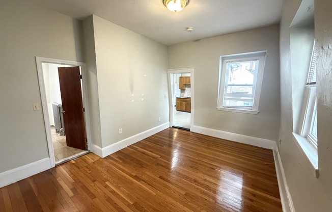 11 PINCKNEY ST
