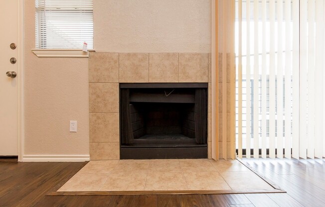 1 bed, 1 bath, 589 sqft, $999, Unit 122 A2 Patio