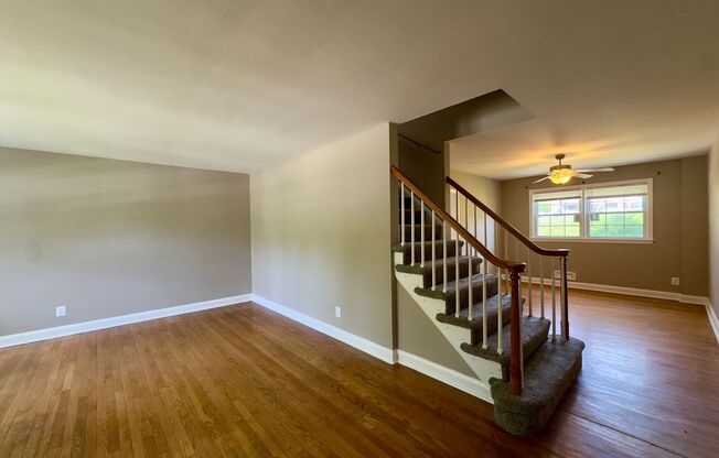 Inviting 3 Bedroom Townhome just off Perring Pkwy in Baltimore!