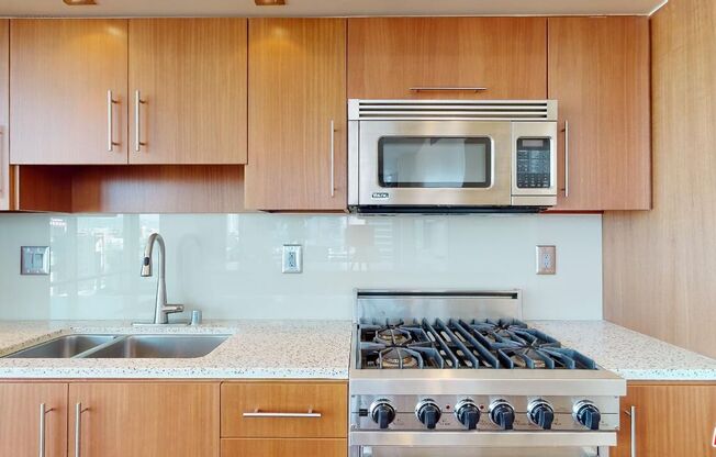 2 beds, 3 baths, 1,660 sqft, $6,000, Unit 1616