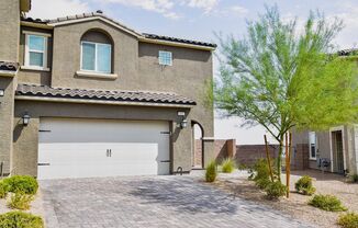 Strip View Gated 3 bd 2.5ba Townhouse in Black Mountain Henderson Quail Ridge community!