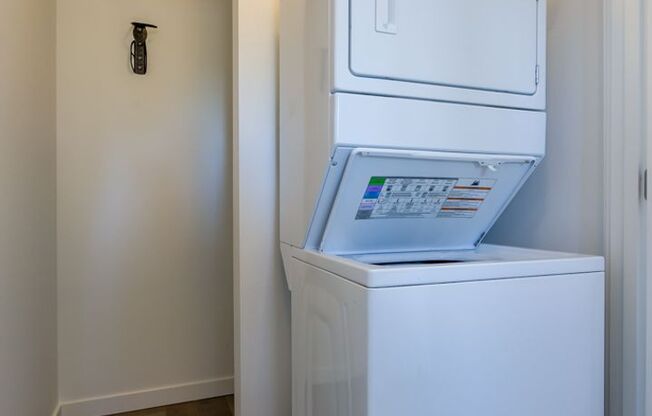 1 bed, 1 bath, 550 sqft, $1,324, Unit 201