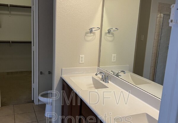 3 beds, 2 baths, 1,678 sqft, $2,100