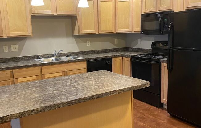 1 bed, 1 bath, 663 sqft, $995, Unit 2400-310