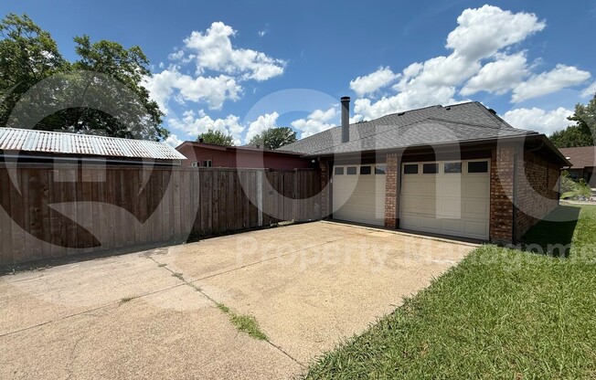 2438 KIMBERLY DR