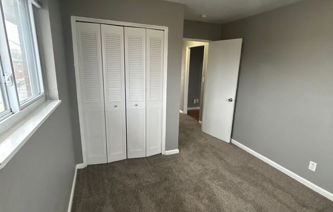 2 beds, 1 bath, 750 sqft, $1,195, Unit B05 1038 18