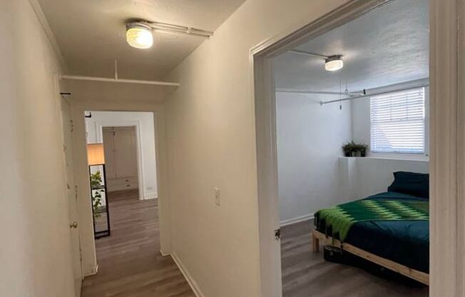 2 beds, 1 bath, 800 sqft, $1,695, Unit 36