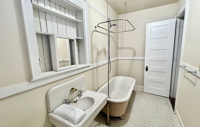 Studio, 1 bath, 450 sqft, $1,150