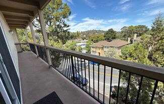 2151 CARLMONT DRIVE