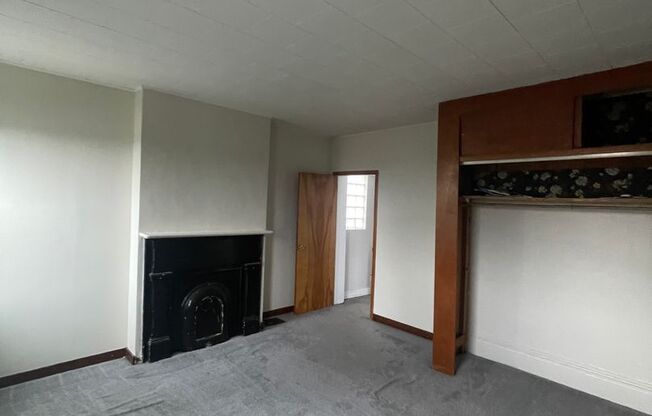Available July 1st! 3 Bed 1.5 Single Family Home!