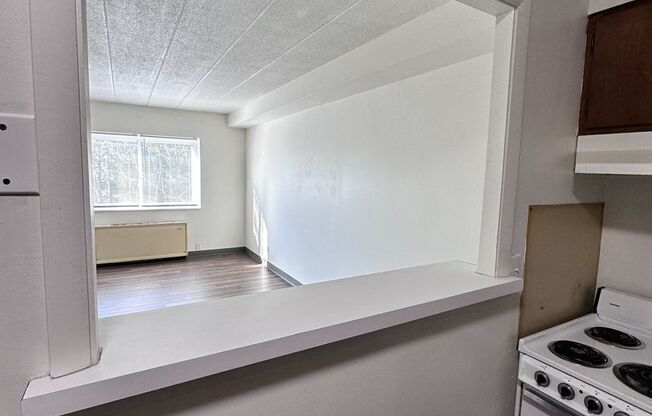 2 beds, 1 bath, 644 sqft, $975, Unit Pine Cone Village B-25