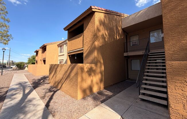 One & Two bedroom, 1 bath units near the light rail in Tempe Available!