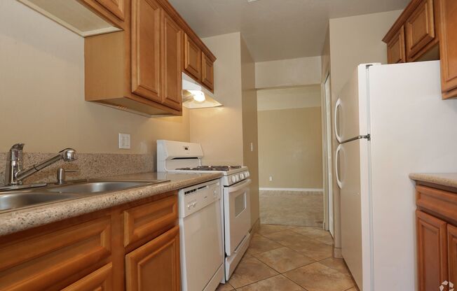 3 beds, 2 baths, 1,178 sqft, $1,299, Unit 121