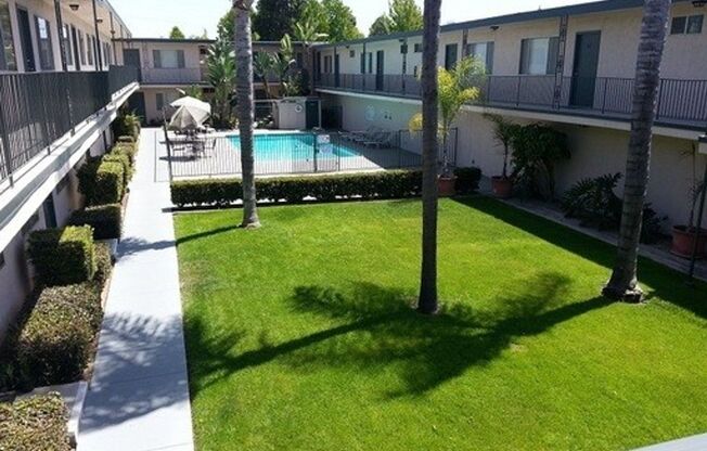 2 beds, 1 bath, 875 sqft, $2,200, Unit B07