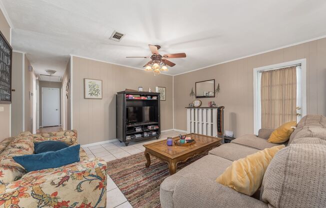 August 2026 Pre-Lease! Beautiful 3 Bed, 2 Bath House with Covered Patio!