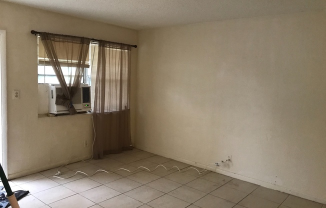 2 beds, 1 bath, 875 sqft, $1,683