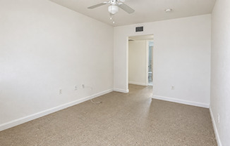 3 beds, 2 baths, 800 sqft, $1,883, Unit 1217/207