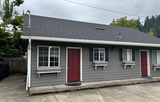 Adorable 1 bedroom 1 bathroom home in Springfield!