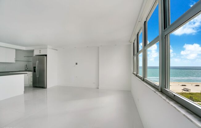 Maison Grande – 6039 Collins Ave