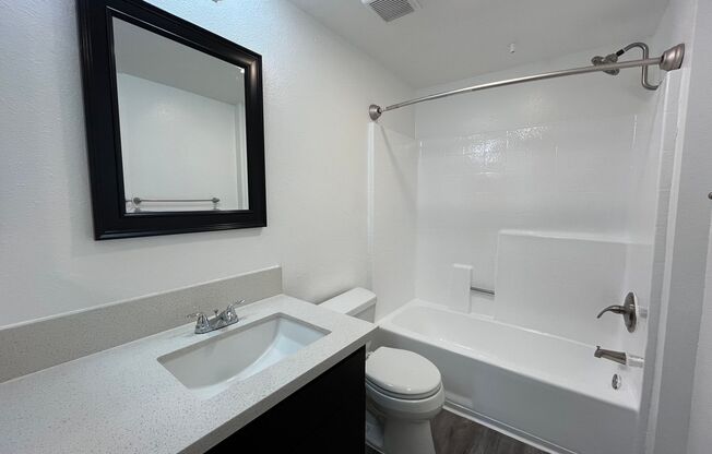 2 beds, 2 baths, 895 sqft, $2,095, Unit 304