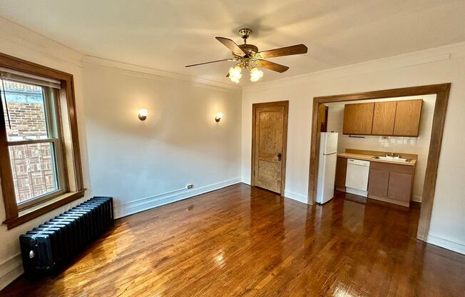 1 bed, 1 bath, 425 sqft, $1,865, Unit 233-105