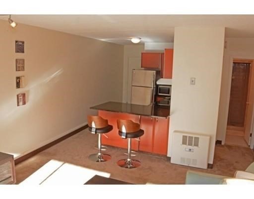 1 bed, 1 bath, 385 sqft, $1,800, Unit L6