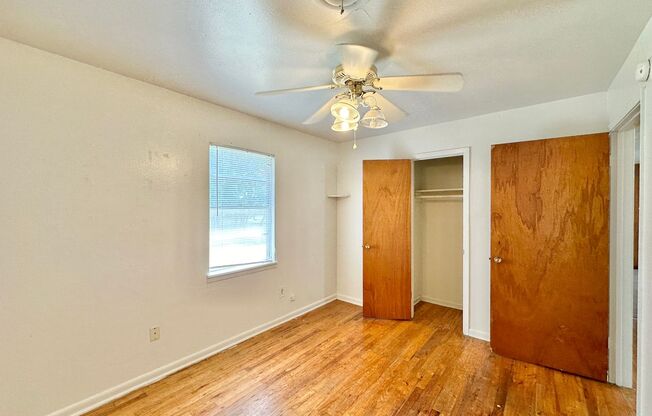 3 beds, 1 bath, $995