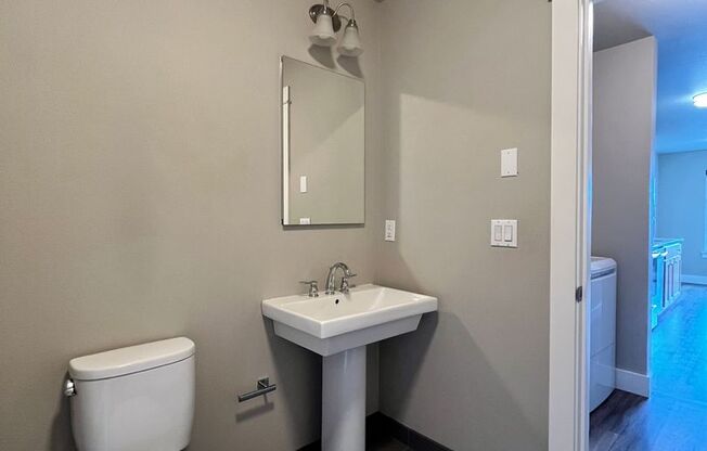 1 bed, 1 bath, $1,595, Unit 04