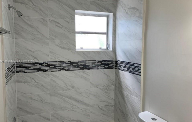 1 bed, 1 bath, 650 sqft, $1,550, Unit 105