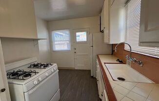 1 bed, 1 bath, 550 sqft, $2,150, Unit 4830 and Garage 2